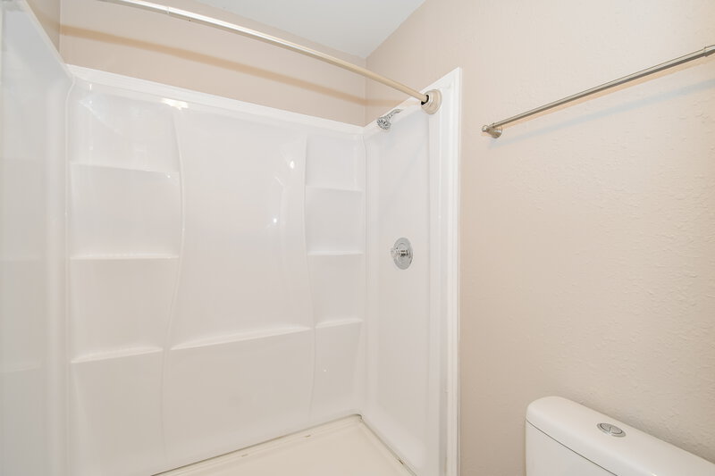 1,730/Mo, 9597 Villiers Dr N Jacksonville, FL 32221 Main Bathroom View 2
