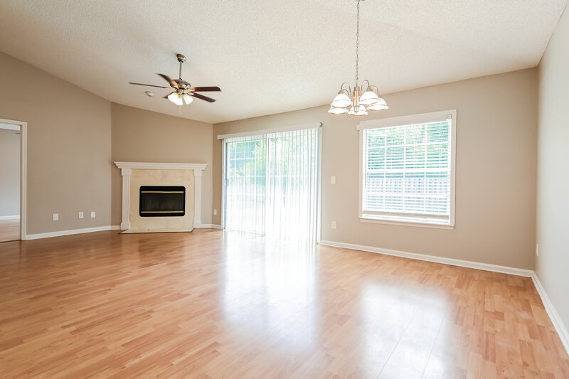 1,855/Mo, 7591 Cinnamon Tea Ct Jacksonville, FL 32244 Living Room View 2