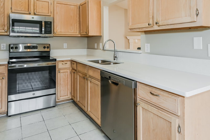 1,855/Mo, 7591 Cinnamon Tea Ct Jacksonville, FL 32244 Kitchen View