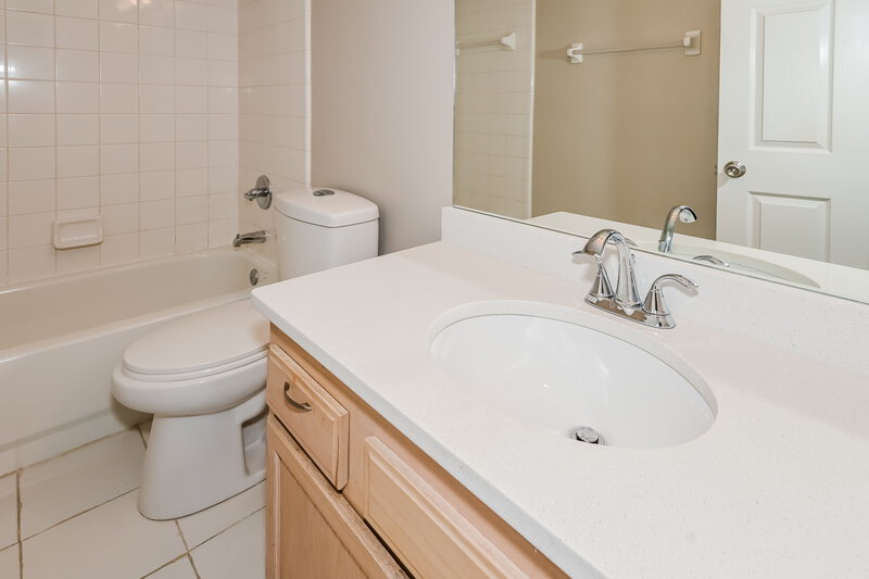 1,855/Mo, 7591 Cinnamon Tea Ct Jacksonville, FL 32244 Bathroom View