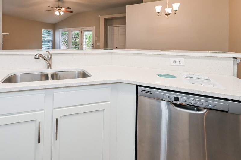 2,165/Mo, 1683 Rustling Dr Fleming Island, FL 32003 Kitchen View