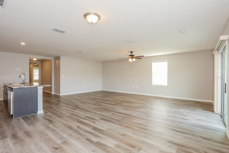 1,750/Mo, 6931 Sandle Dr Jacksonville, FL 32219 Living Room View