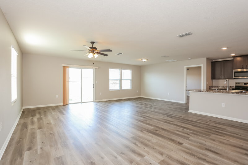1,750/Mo, 6931 Sandle Dr Jacksonville, FL 32219 Living Room View 3