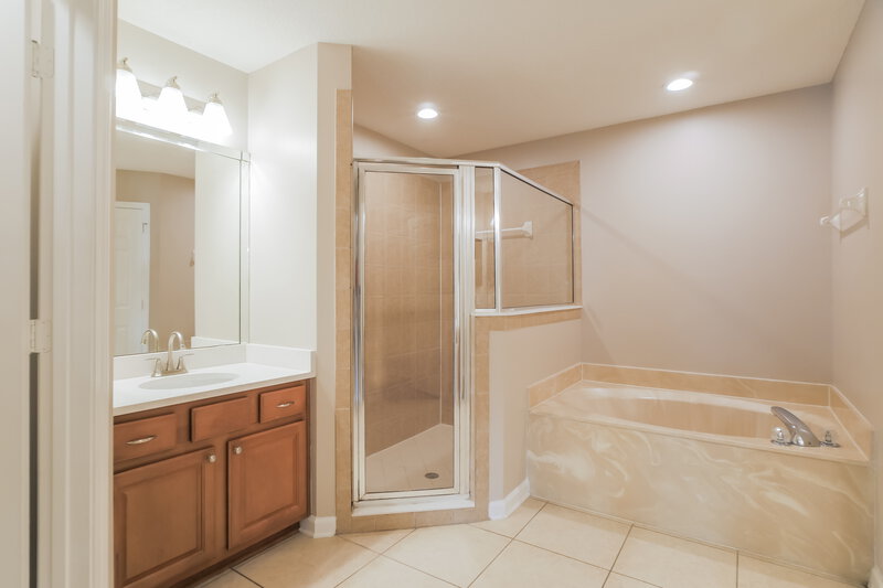 2,070/Mo, 2158 S Cranbrook Ave Saint Augustine, FL 32092 Main Bathroom View