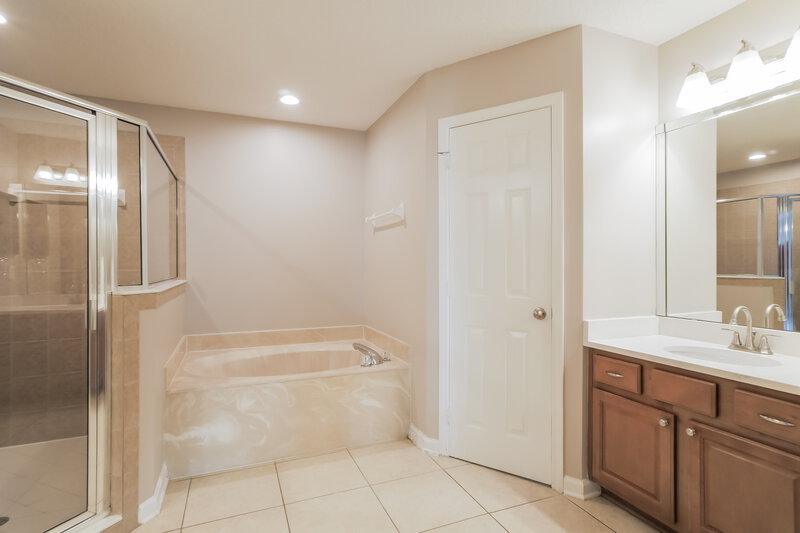2,070/Mo, 2158 S Cranbrook Ave Saint Augustine, FL 32092 Main Bathroom View 2