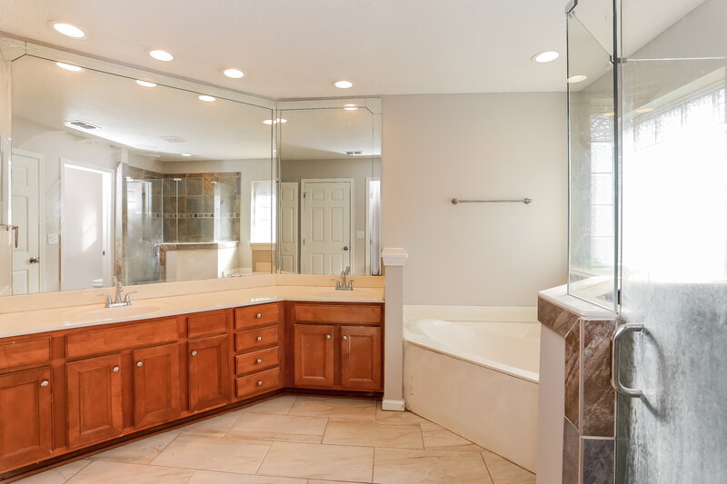 3,150/Mo, 3146 Wandering Oaks Dr Orange Park, FL 32065 Main Bathroom View