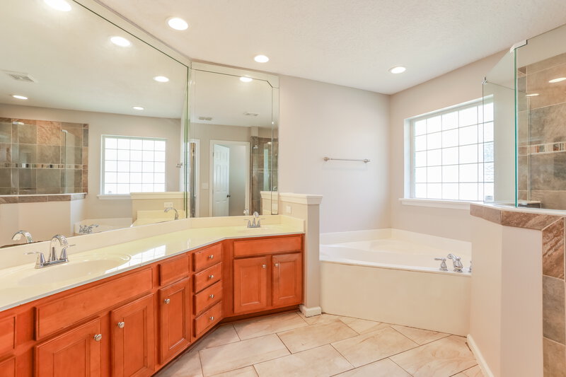 2,345/Mo, 3146 Wandering Oaks Dr Orange Park, FL 32065 Main Bathroom View