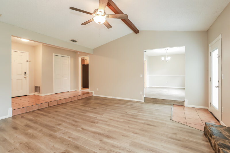 2,110/Mo, 3342 Laurel Grove N Jacksonville, FL 32223 Living Room View