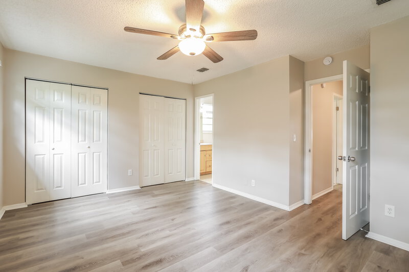 2,110/Mo, 3342 Laurel Grove N Jacksonville, FL 32223 Main Bedroom View 2