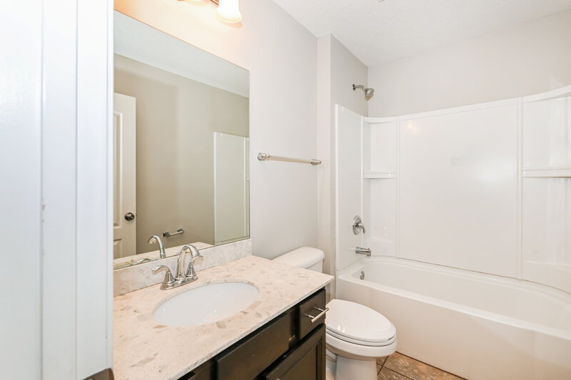 2,150/Mo, 4196 Great Falls Loop Middleburg, FL 32068 Bathroom View