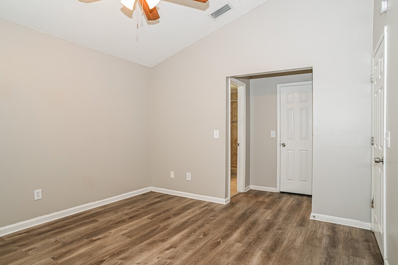 1,875/Mo, 8790 Townsquare Dr S Jacksonville, FL 32216 Main Bedroom View 2