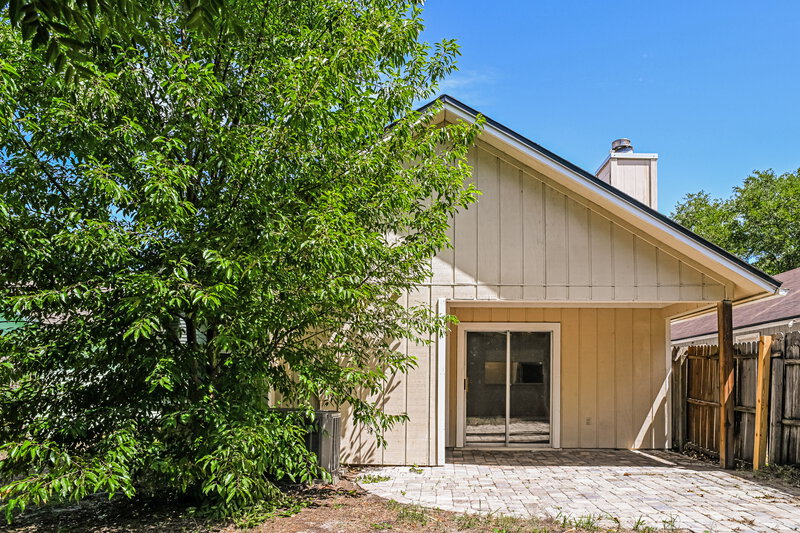 1,875/Mo, 8790 Townsquare Dr S Jacksonville, FL 32216 Rear View