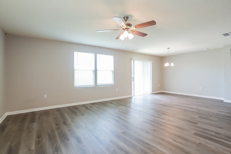 2,125/Mo, 2096 Pebble Point Dr Green Cove Springs, FL 32043 Living Room View