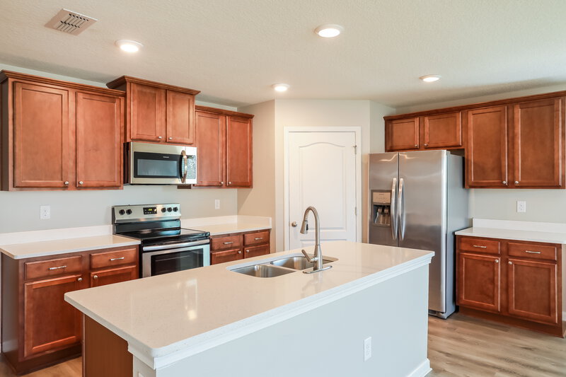 2,125/Mo, 2096 Pebble Point Dr Green Cove Springs, FL 32043 Kitchen View