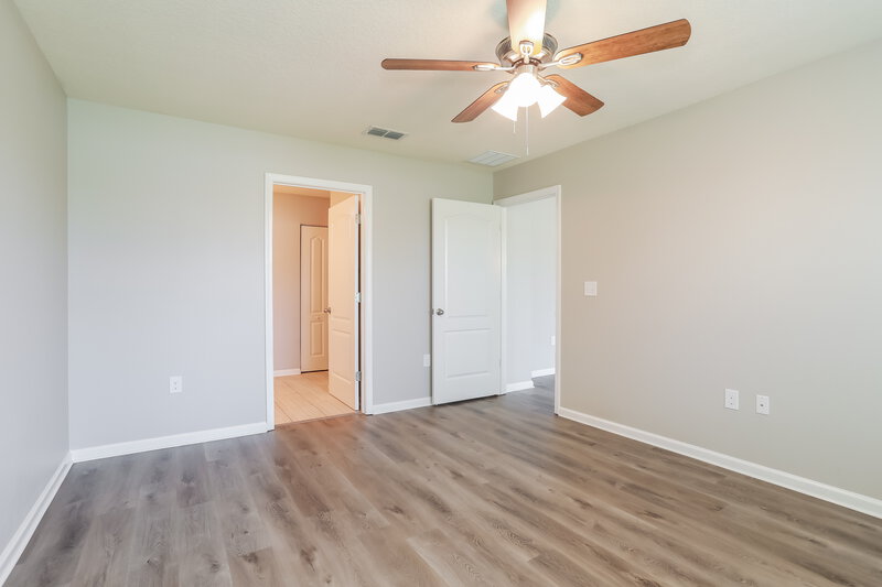 2,125/Mo, 2096 Pebble Point Dr Green Cove Springs, FL 32043 Main Bedroom View