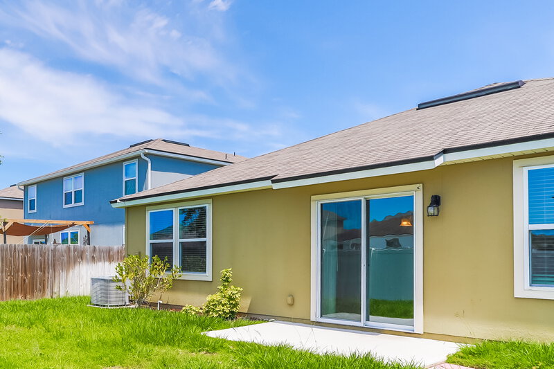 2,125/Mo, 2096 Pebble Point Dr Green Cove Springs, FL 32043 Rear View 2