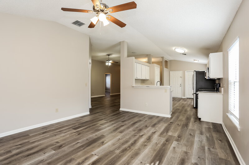 2,035/Mo, 1876 Harbor Island Dr Fleming Island, FL 32003 Living Room View 3