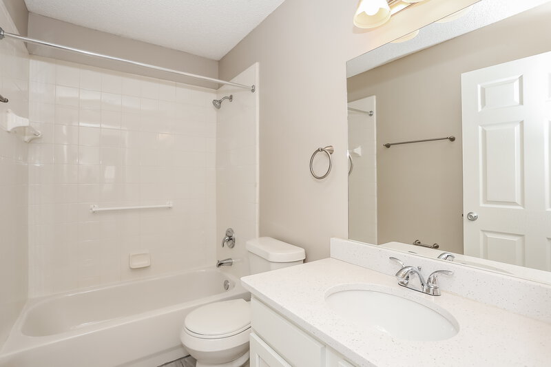 2,035/Mo, 1876 Harbor Island Dr Fleming Island, FL 32003 Bathroom View