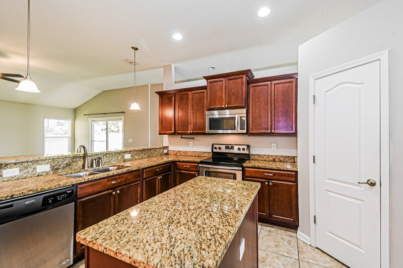 1,960/Mo, 4127 Sandhill Crane Terrace Middleburg, FL 32068 Kitchen View 2