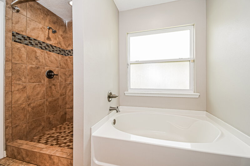 1,960/Mo, 4127 Sandhill Crane Terrace Middleburg, FL 32068 Bathroom View 2
