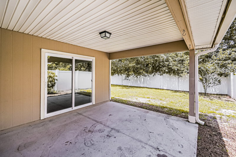 1,960/Mo, 4127 Sandhill Crane Terrace Middleburg, FL 32068 patio View