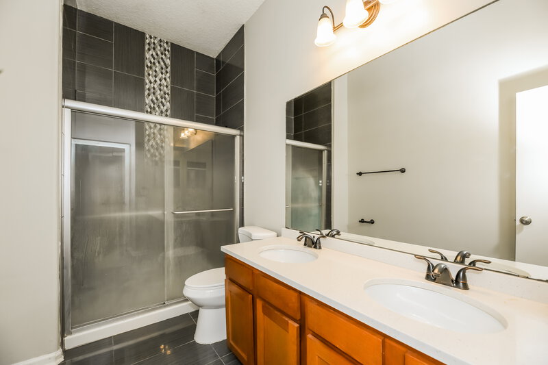 2,150/Mo, 1208 Dawn Light Rd Jacksonville, FL 32218 Bathroom View