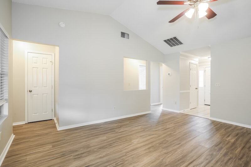 2,080/Mo, 5966 Lazy Meadow Ct Fleming Island, FL 32003 Living Room View 2