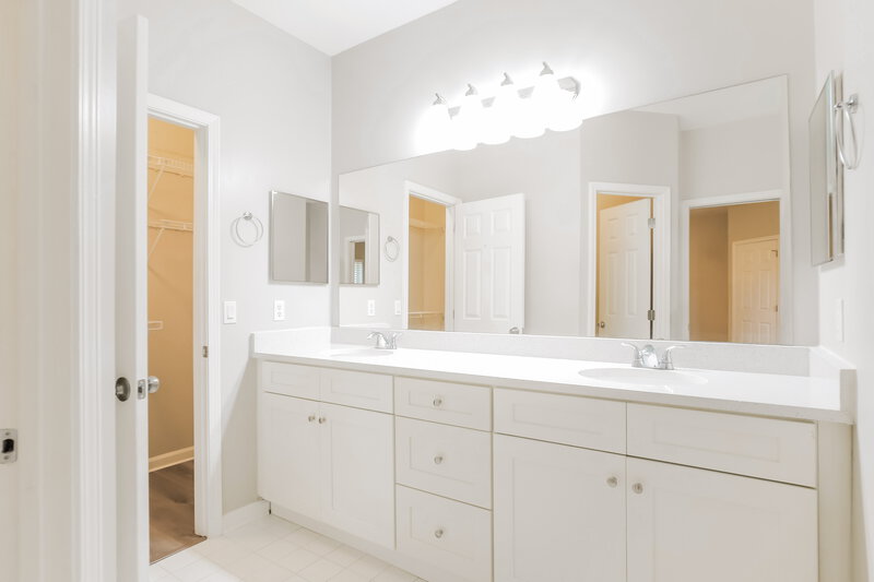 2,180/Mo, 3004 Santee Pl Saint Johns, FL 32259 Main Bathroom View