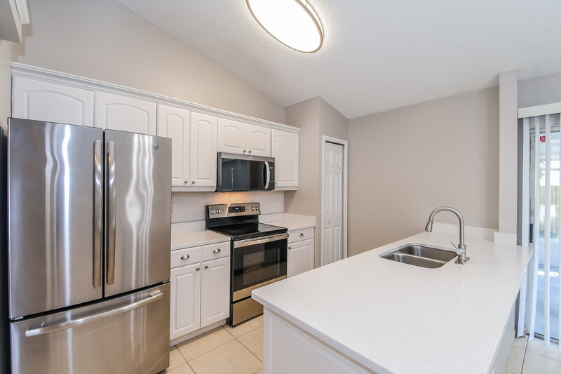 2,520/Mo, 11494 Kimberly Forest Dr Jacksonville, FL 32246 Kitchen View 2