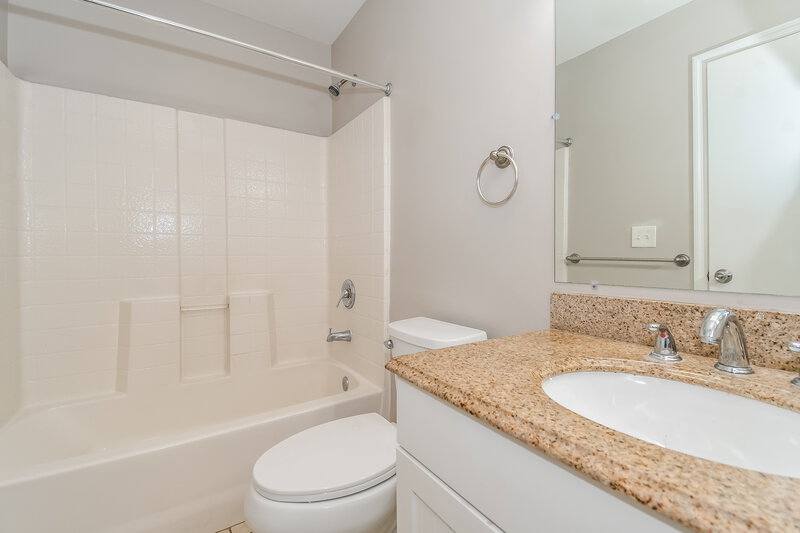 2,520/Mo, 11494 Kimberly Forest Dr Jacksonville, FL 32246 Bathroom View