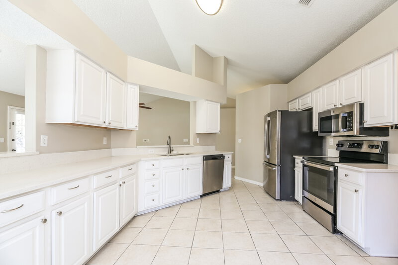 1,790/Mo, 8618 Wyndhurst Dr Jacksonville, FL 32244 Kitchen View