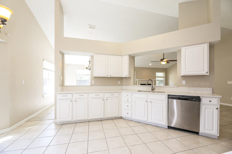 1,790/Mo, 8618 Wyndhurst Dr Jacksonville, FL 32244 Kitchen View 2