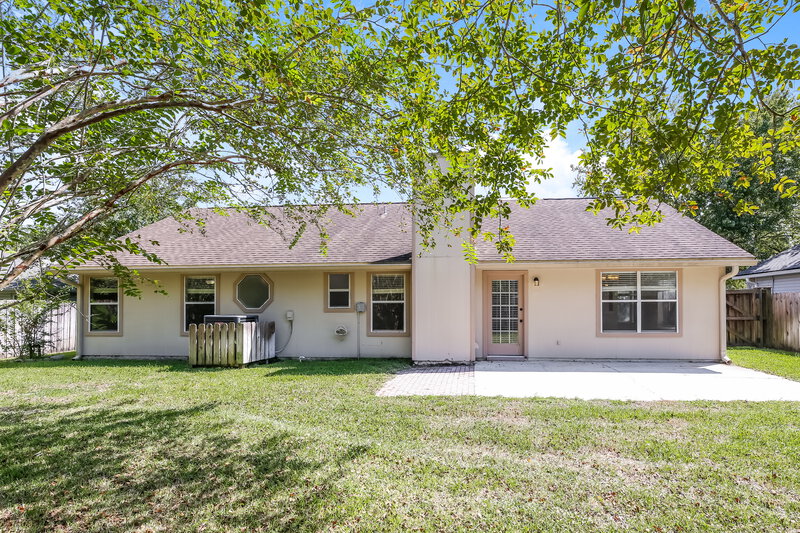 1,790/Mo, 8618 Wyndhurst Dr Jacksonville, FL 32244 Rear View