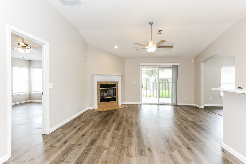 1,940/Mo, 6477 Winding Greens Dr Jacksonville, FL 32244 Living Room View 2