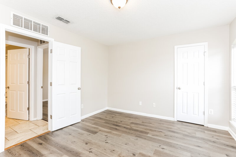 1,940/Mo, 6477 Winding Greens Dr Jacksonville, FL 32244 Primary Bedroom View 2