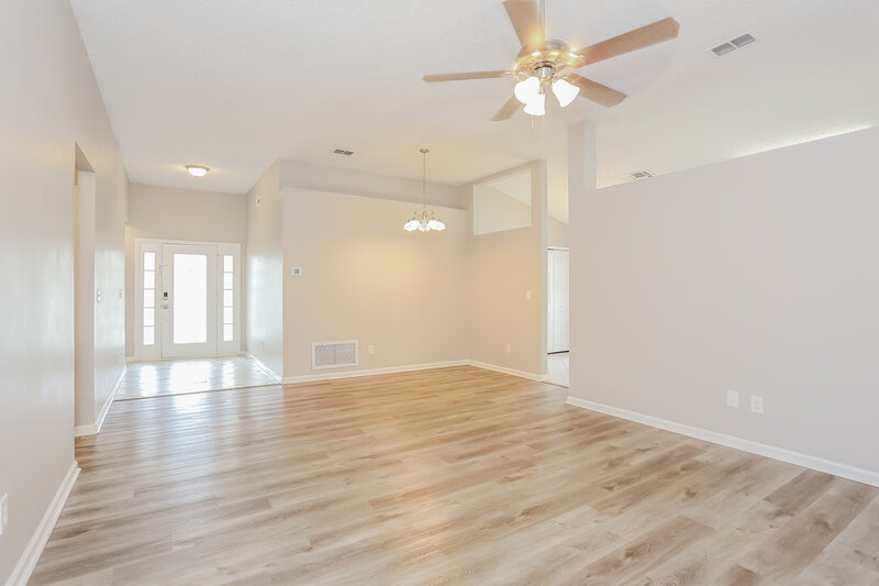 2,450/Mo, 540 N Bridgestone Ave Saint Johns, FL 32259 Living Room View