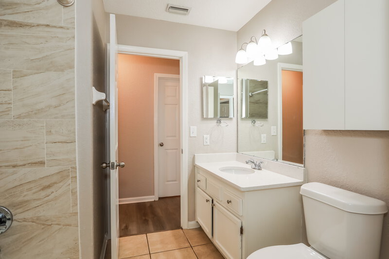 2,320/Mo, 1306 Ardmore St St Augustine, FL 32092 Bathroom View