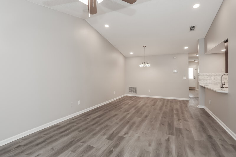 3,080/Mo, 7862 Aquarius Cir S Jacksonville, FL 32216 Living Room View 2