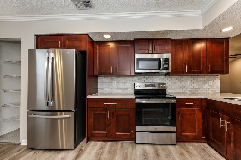 1,820/Mo, 7862 Aquarius Cir S Jacksonville, FL 32216 Kitchen View