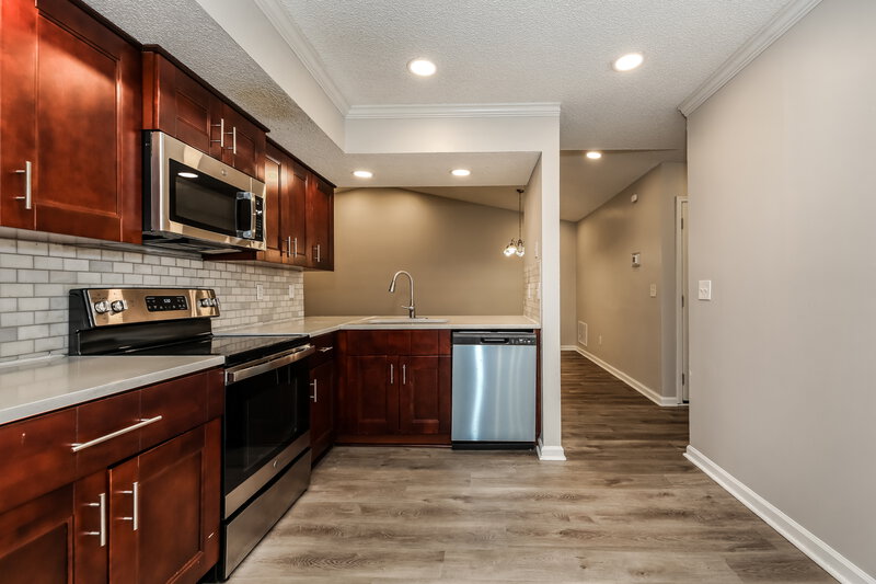 1,820/Mo, 7862 Aquarius Cir S Jacksonville, FL 32216 Kitchen View 2
