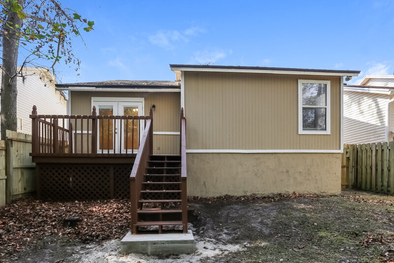 3,080/Mo, 7862 Aquarius Cir S Jacksonville, FL 32216 Rear View