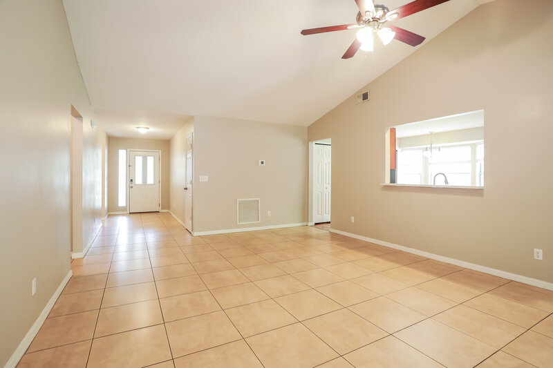 2,240/Mo, 1509 Maple Leaf Ln Fleming Island, FL 32003 Living Room View