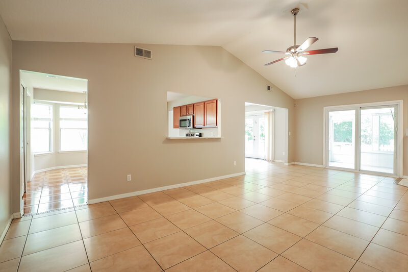 2,240/Mo, 1509 Maple Leaf Ln Fleming Island, FL 32003 Living Room View 2