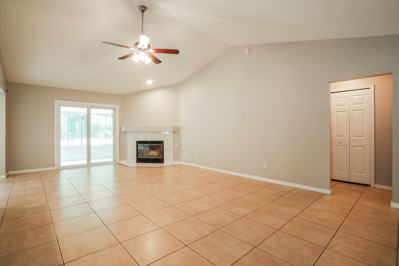 2,240/Mo, 1509 Maple Leaf Ln Fleming Island, FL 32003 Living Room View 3