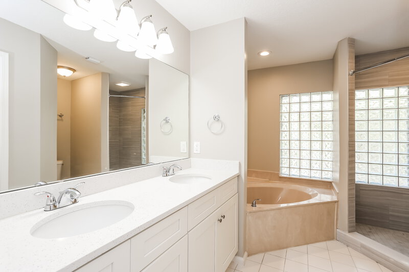 2,255/Mo, 12224 Springmoor Two Ct Jacksonville, FL 32225 Main Bathroom View