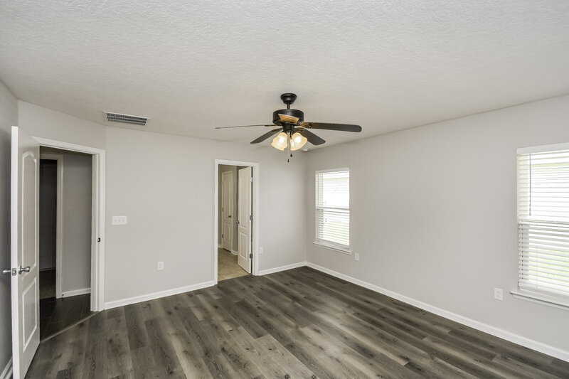 1,900/Mo, 7233 Steventon Way Jacksonville, FL 32244 Main Bedroom View