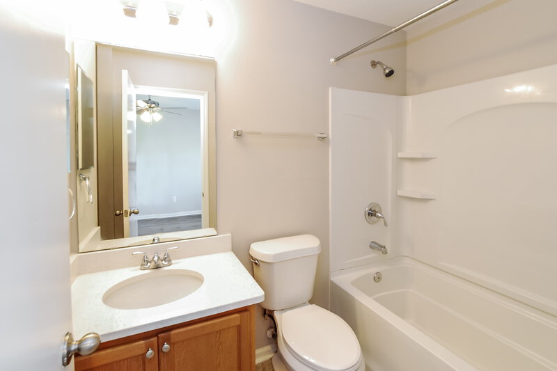 1,825/Mo, 250 Buck Run Way Saint Augustine, FL 32092 Bathroom View 2
