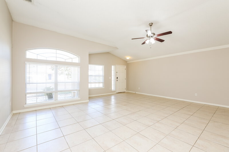2,265/Mo, 1302 Ardmore St St Augustine, FL 32092 Living Room View