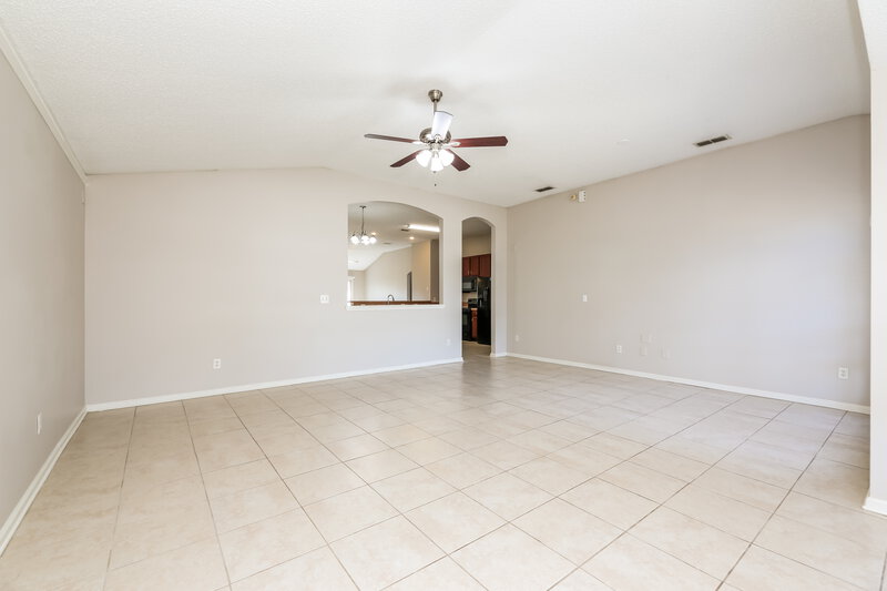 2,265/Mo, 1302 Ardmore St St Augustine, FL 32092 Living Room View 2