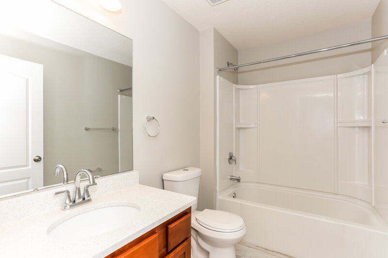 2,820/Mo, 3703 Summit Oaks Dr Green Cove Springs, FL 32043 Bathroom View